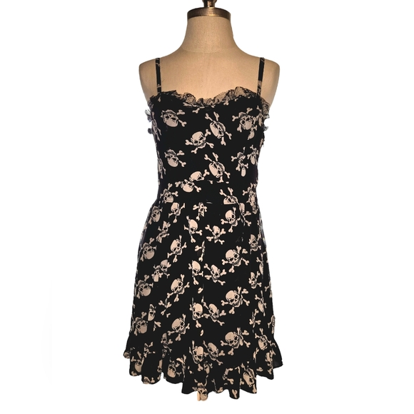 Royal Bones ☠️baby doll dress w/ ruffles sweetheart neckline spaghetti straps M - Picture 2 of 6